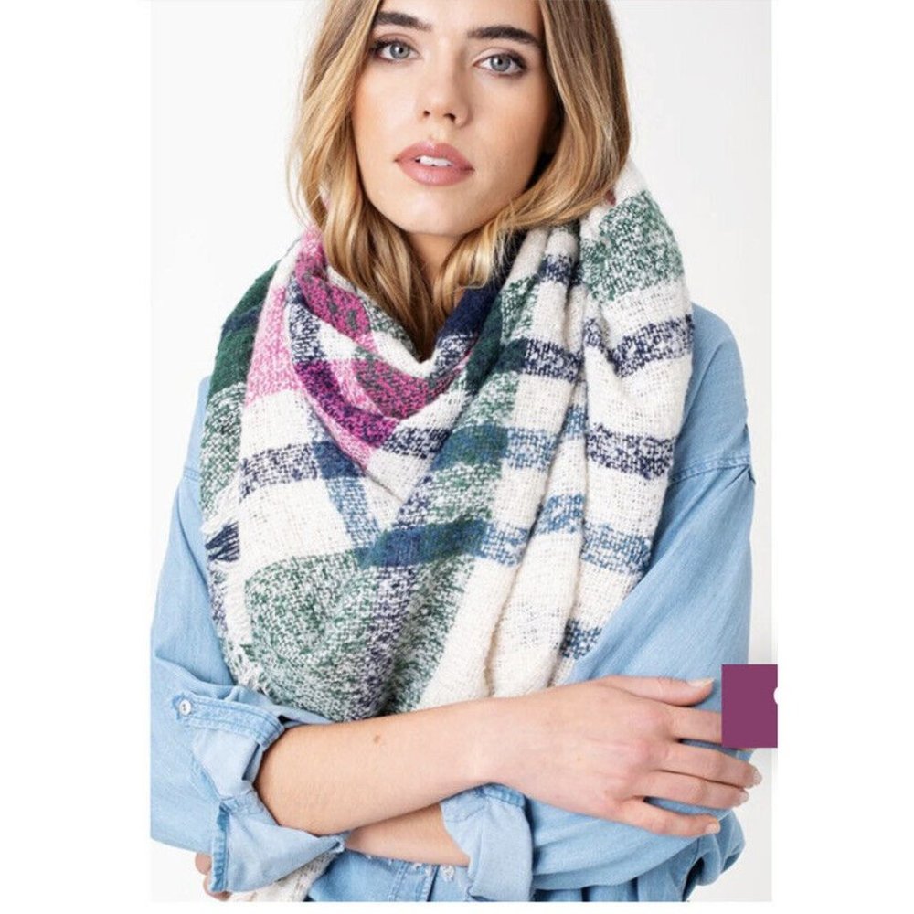 Hourglass Boutique Ivory Plaid Blanket Scarf 54” X 56”